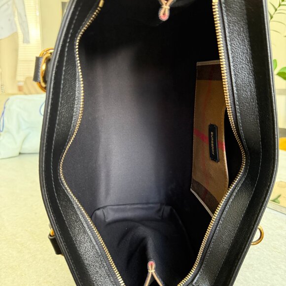 Burberry Banwell Black Leather Shoulder Bag Handbag - Picture 6 of 16